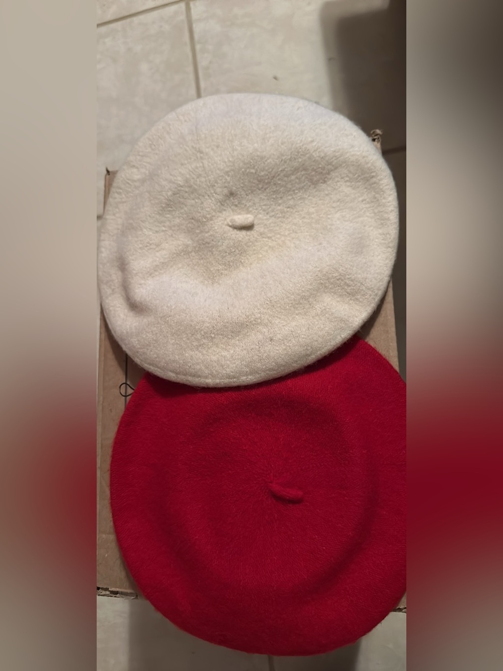 Classic Unisex Wool Blend French Beret Hats Red & Cream (2)